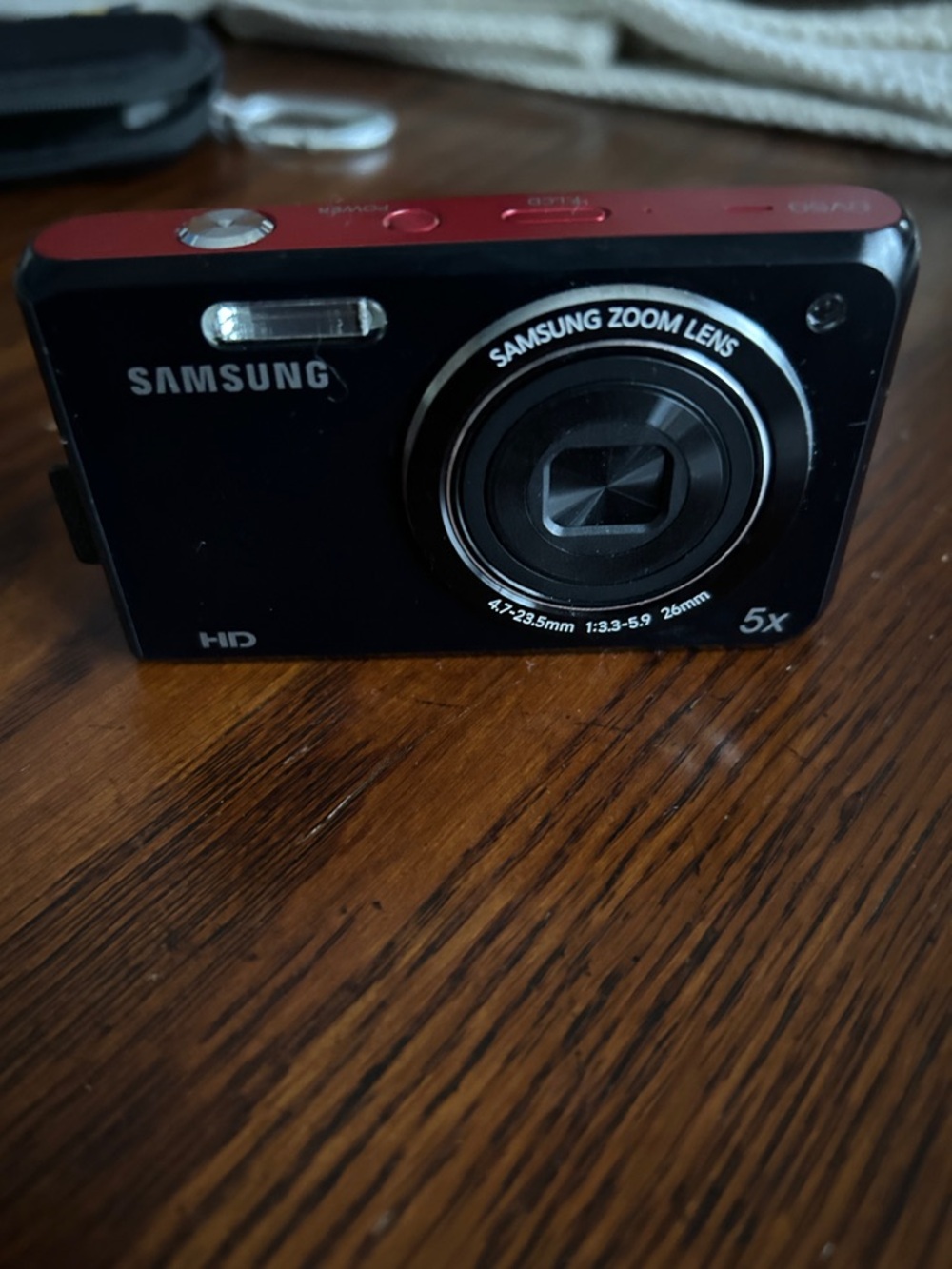 Samsung DV50 Digital Camera with Black Case and Charger - Picture 3 of 6